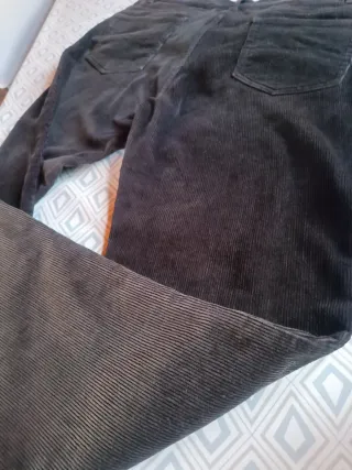 Pantalón pana marrón