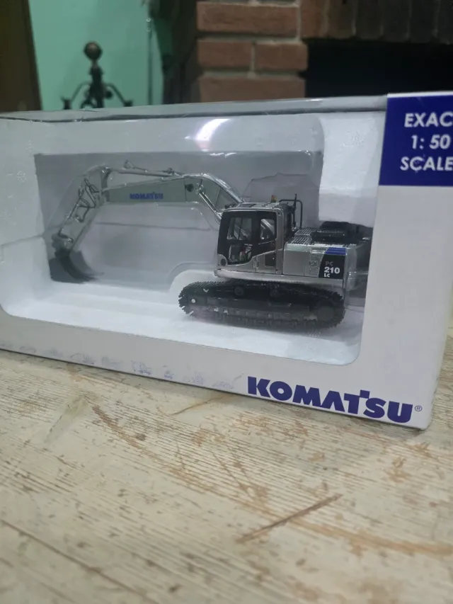 Komatsu PC 210 LC Escavatore limited edition