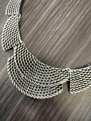 Collar plateado
