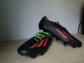 Botas Adidas gama alta negras y rojas