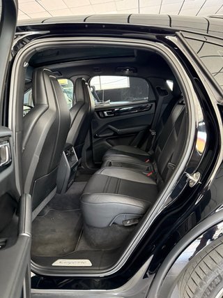 Porsche Cayenne coupe 2023 hibrido