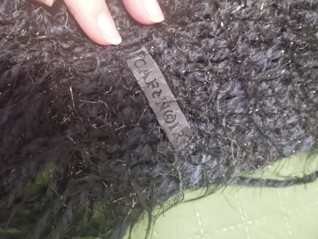 Sciarpa Cafè Noir nera con fili lamé