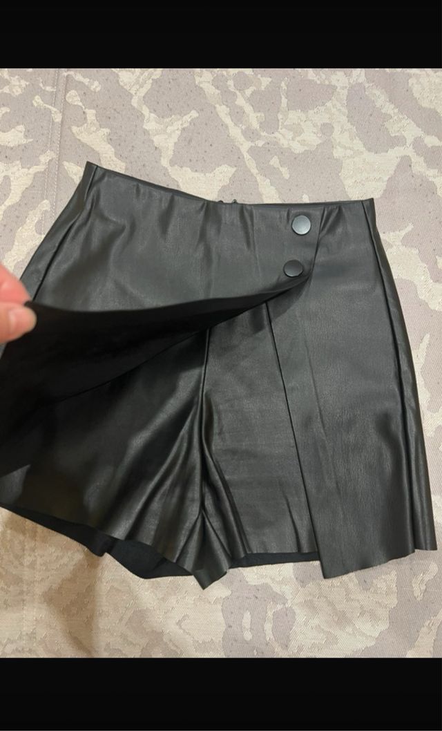 Falda pantalón negra Stradivarius Talla 32