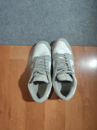 Nike Dunk grises y blancas