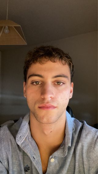 Profesor de ESO, Bachillerato y 1° de ingeniería.