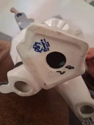 Tres figuras de porcelana antiguas