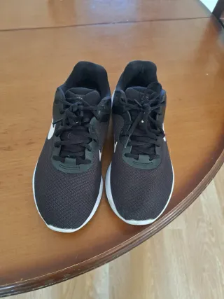 Zapatillas Nike Negras y Blancas