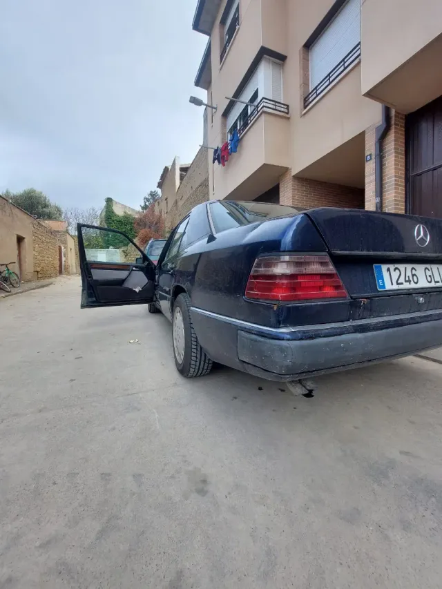 Mercedes-Benz 300D 1989