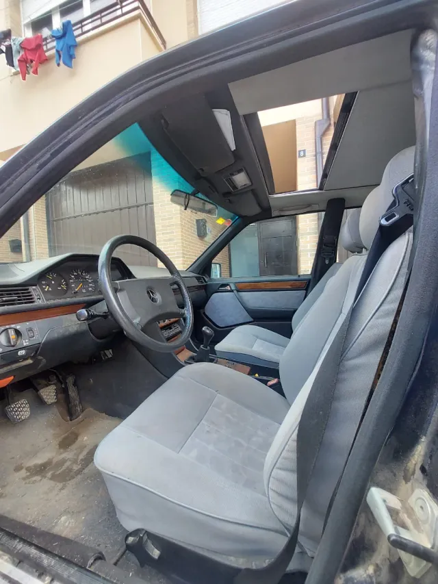 Mercedes-Benz 300D 1989