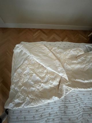 Vestido de fiesta beige y blanco