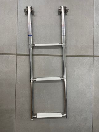 Escalera telescópica para  plataforma osculati