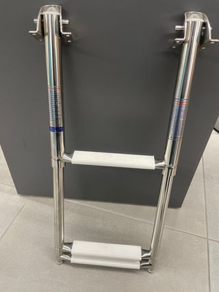 Escalera telescópica para  plataforma osculati