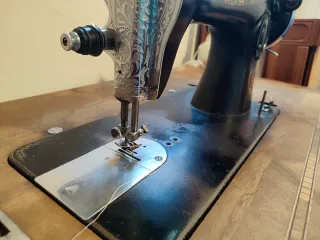 Máquina de coser Alfa clásica.