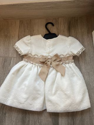 Vestido fiesta beige y blanco bebé niña  18 meses