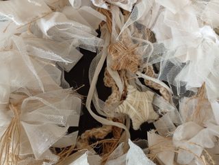 Corona Navidad Tela y Yute + 3 Bolas