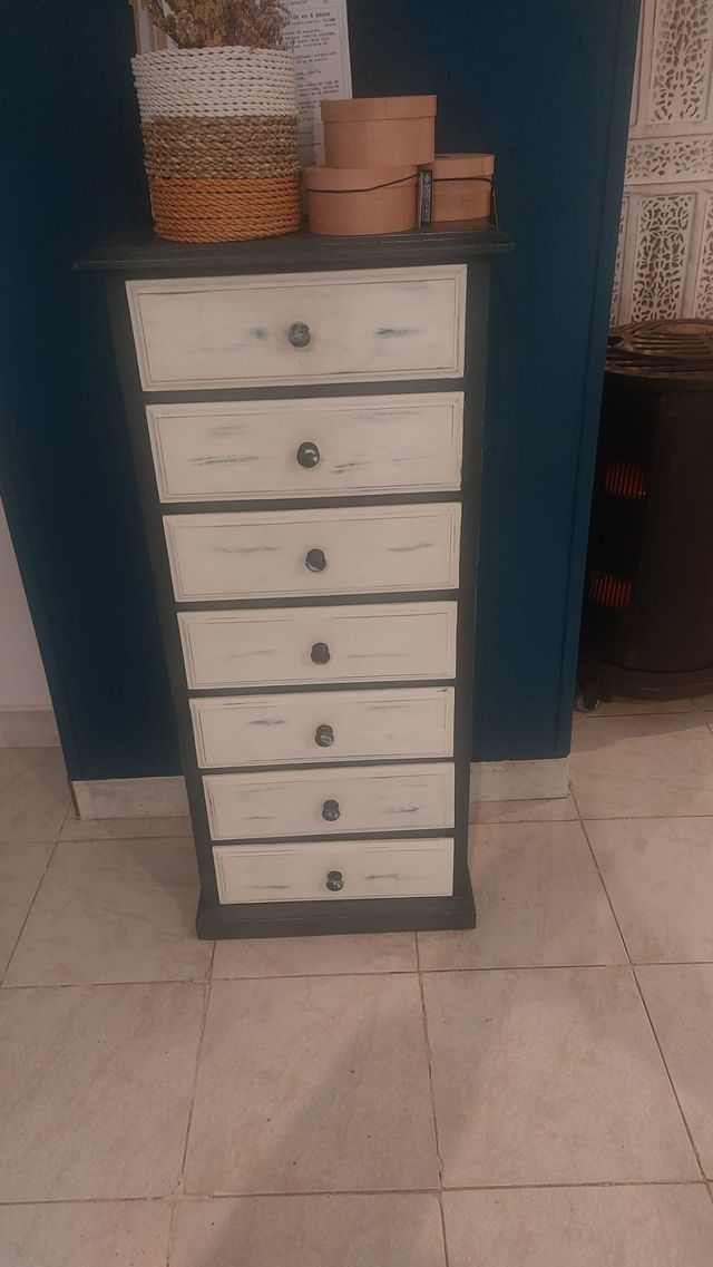 Mueble cajonera azul y blanco