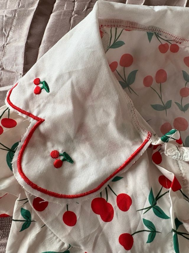 Camicia per cane con stampa di ciliegie