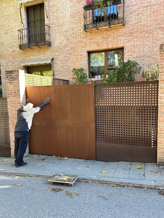 Porta in metallo Corten