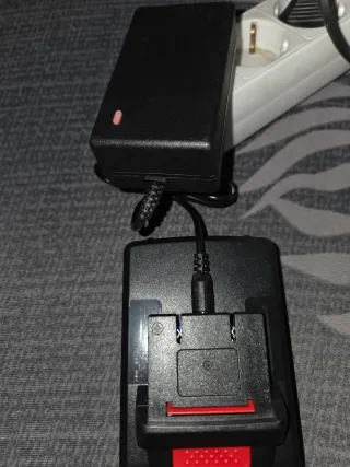 Taladro con maletín y accesorios baterias 28v liti