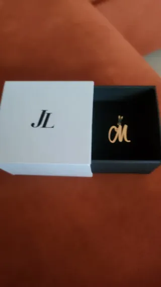 REBAJADO !! !! Colgante Letra M Oro 18 K,
