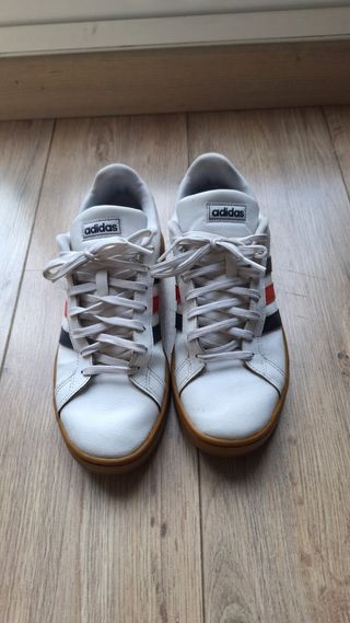 Zapatillas Adidas Comfort Blancas y Marrones