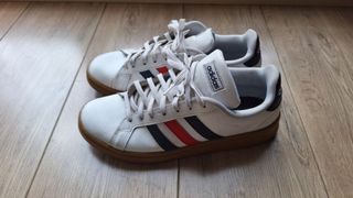 Zapatillas Adidas Comfort Blancas y Marrones