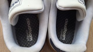 Zapatillas Adidas Comfort Blancas y Marrones