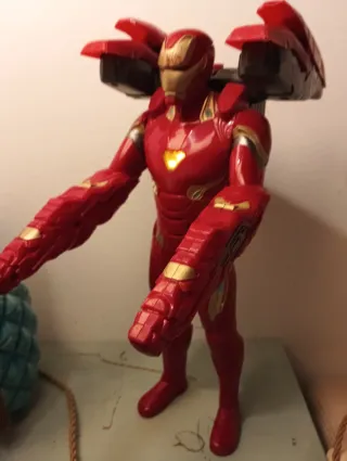 Figura Iron Man con Accesorios