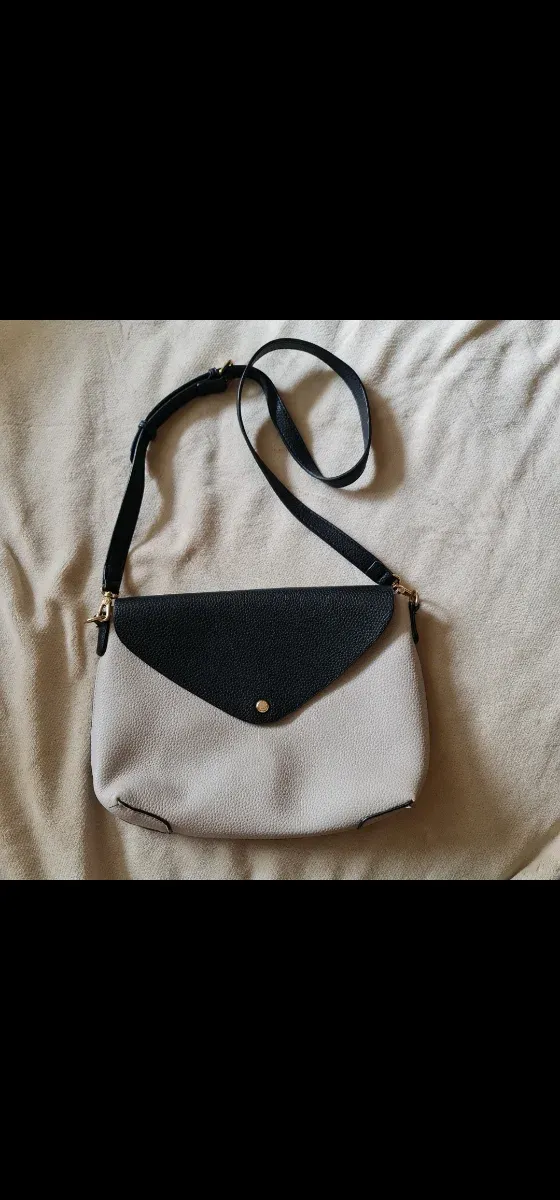 Bolso bandolera azul y blanco