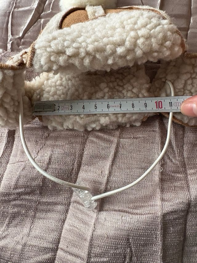 Berretto per cane con pompon