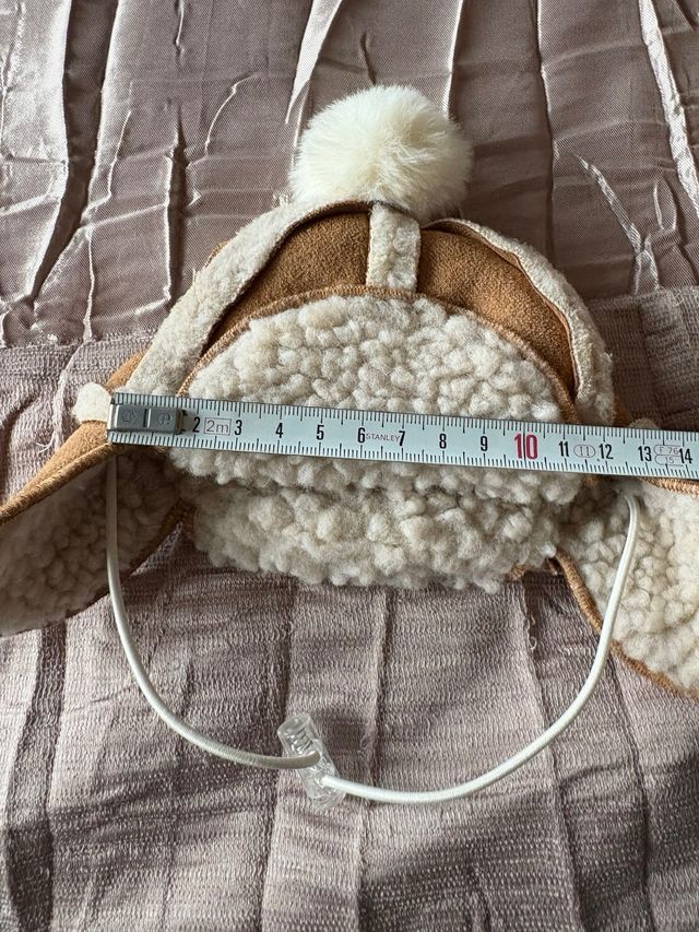 Berretto per cane con pompon