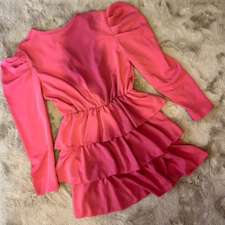Vestito fucsia con balze
