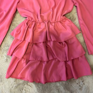 Vestito fucsia con balze