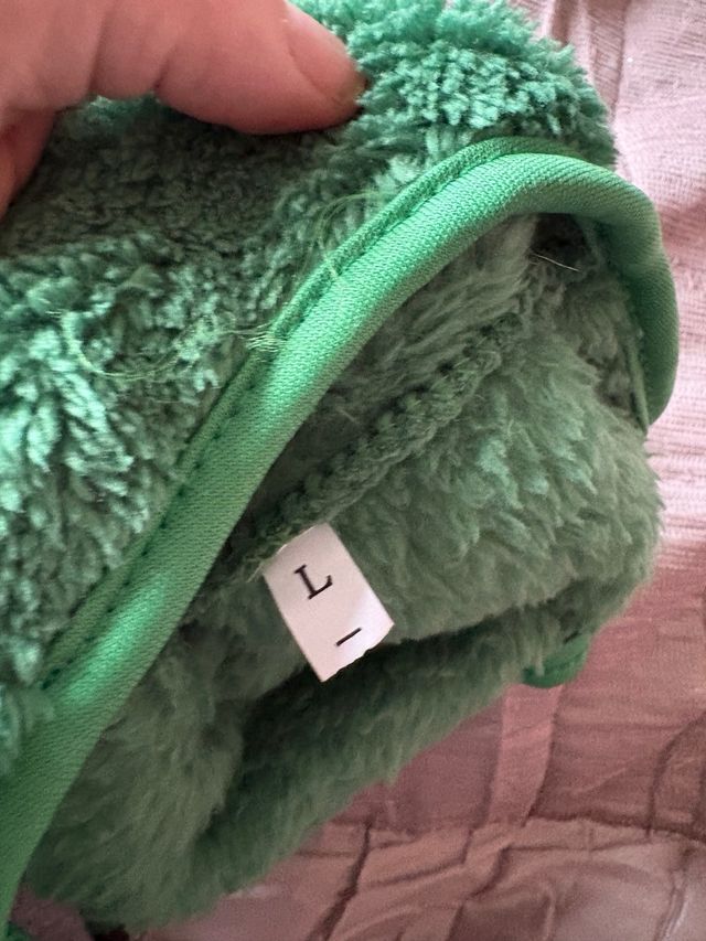 Gorro Navideño Perro Árbol con Adornos