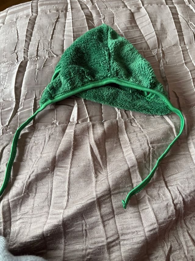 Gorro Navideño Perro Árbol con Adornos