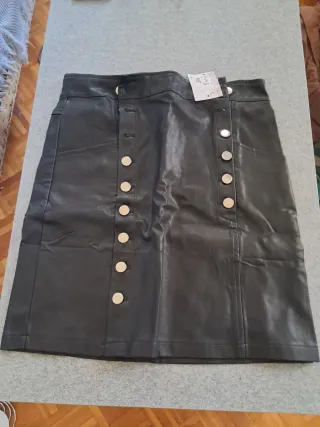 Falda efecto piel negra Talla M