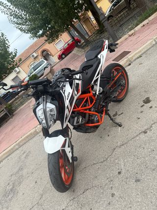 KTM Duke 390 - Muy buen estado