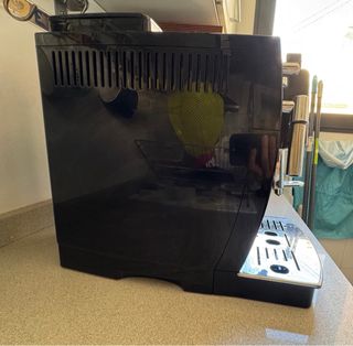 Cafetera Delonghi ECAM13.123B super Automática