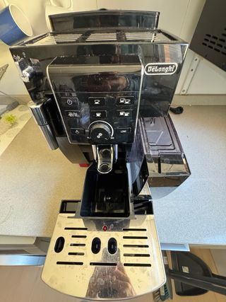 Cafetera Delonghi ECAM13.123B super Automática