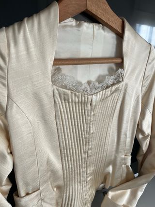 Corpiño de fallera blanco crudo