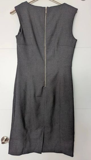 Vestido Peto Pull&Bear o Vestido Mango gris adorno