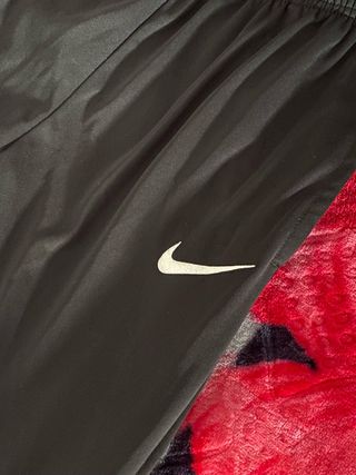 Pantalón deportivo Nike negro