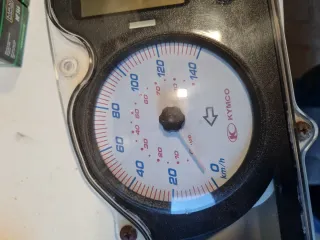 Cuentakilómetros  Superdink y tres filtros aceite