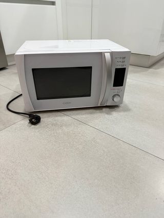 Microondas Candy Blanco