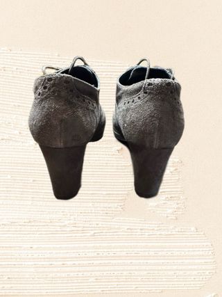 lace up Oxford shoes brown leather suede