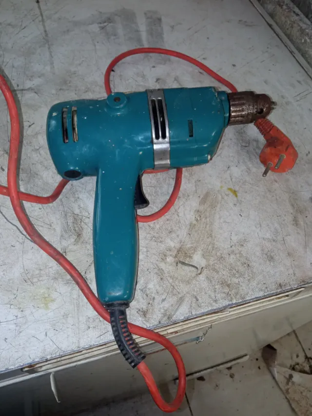 Taladro eléctrico con cable