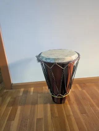 Tambor tribal africano