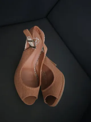 Zapatos de tacón marrones talla 39