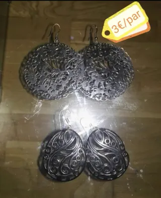 Pendientes bisutería dorados y rojos