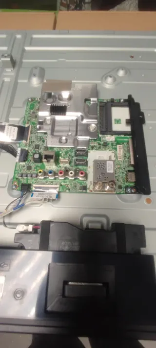 Placa Electrónica lg Smart TV LGP43D-1702